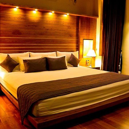 White Palace Hotell Gampaha Eksteriør bilde