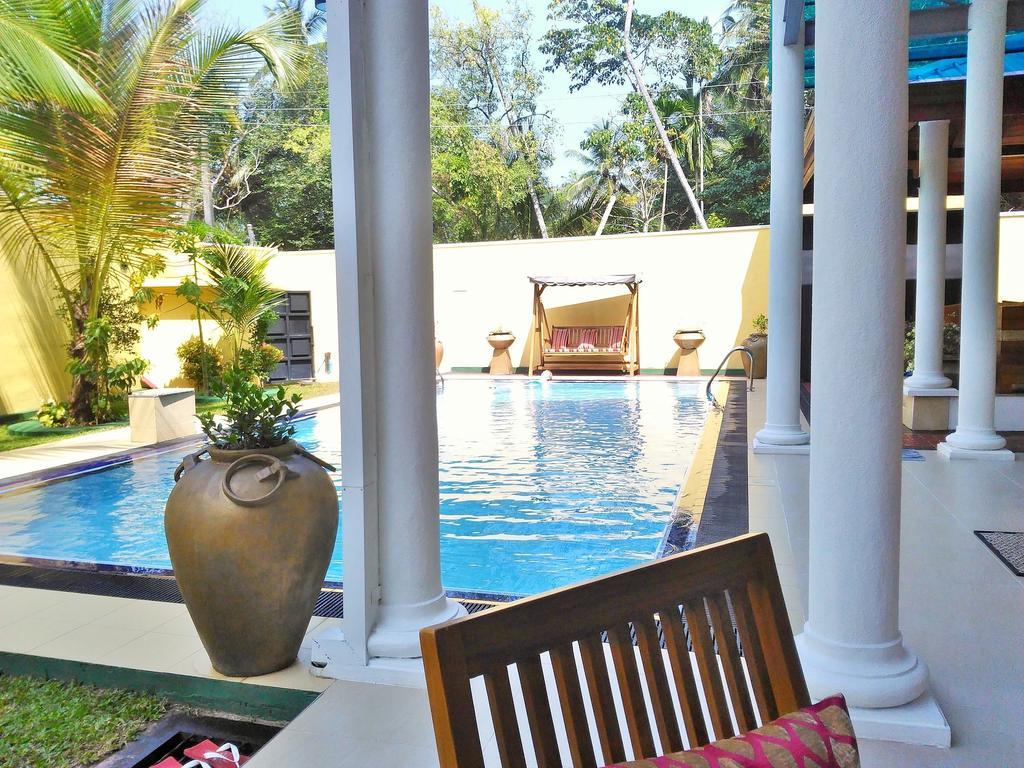 White Palace Hotell Gampaha Eksteriør bilde