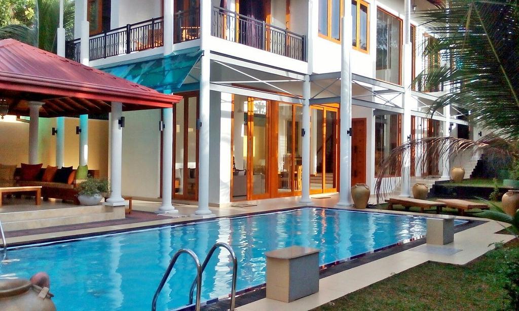 White Palace Hotell Gampaha Eksteriør bilde