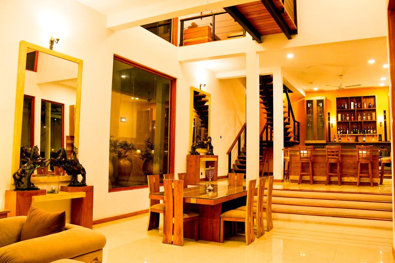 White Palace Hotell Gampaha Eksteriør bilde